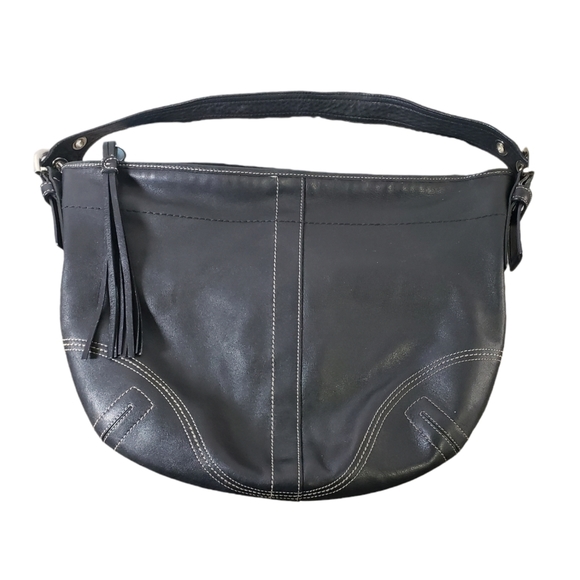 Coach Handbags - Coach Vintage Soho Black Leather Hobo Bag With Tassel